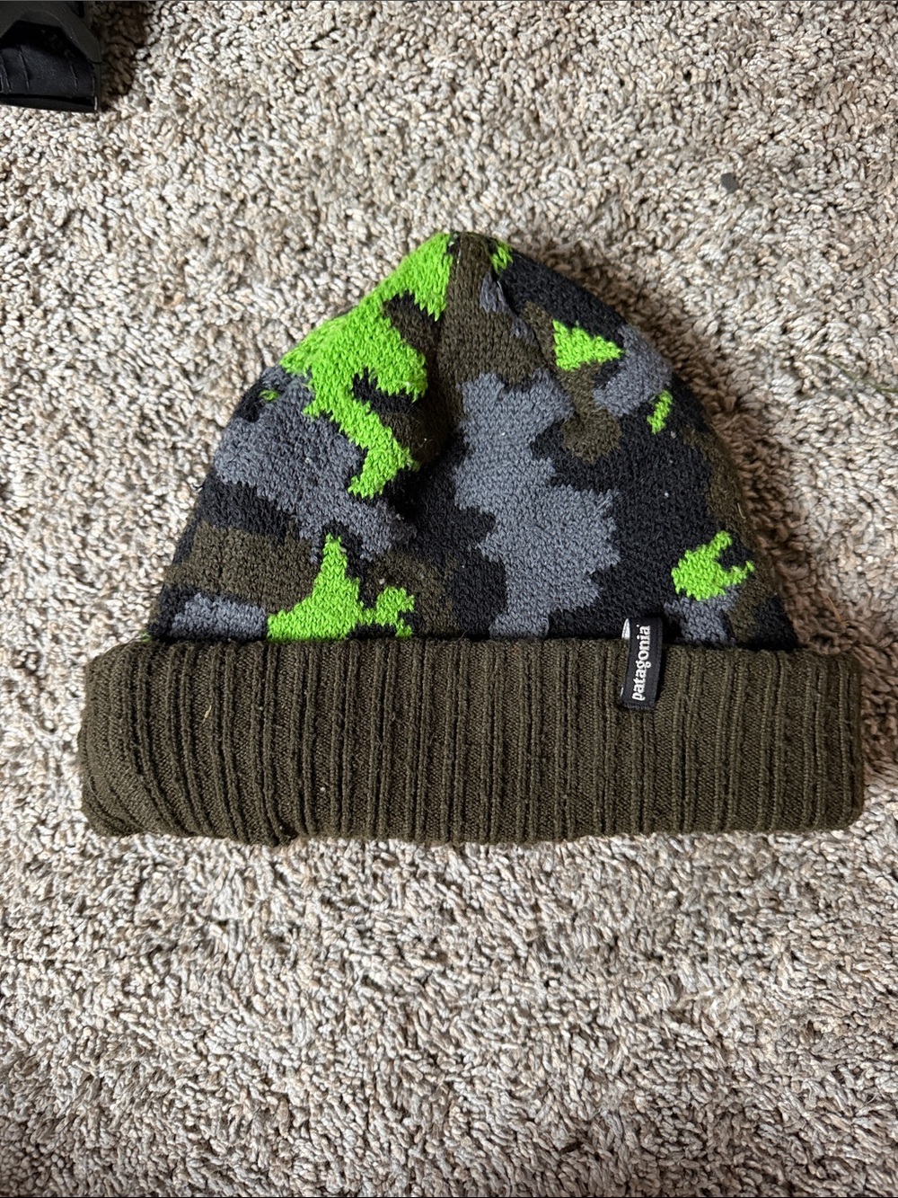 Patagonia Kids Camo Beanie in Olive, Gray & Neon Green